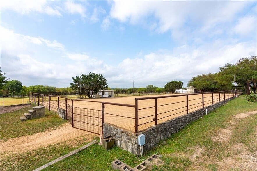 More Photos Of 15000 Fitzhugh Rd, Austin Land For Lease