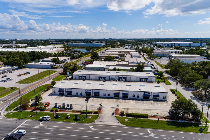 More Photos Of 12505 66th St N, Largo Warehouse For Lease