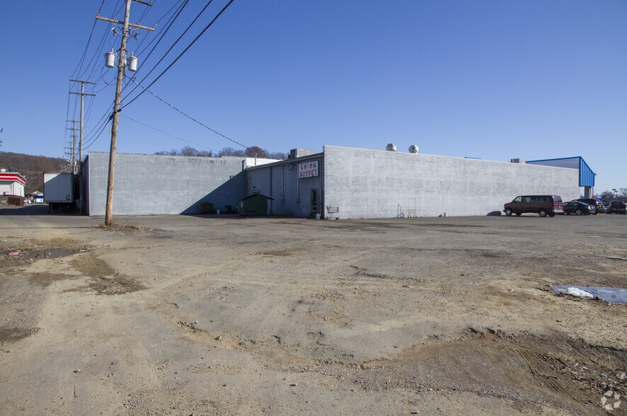 More Photos Of 1185-1259 N Memorial Dr, Lancaster General Retail For Lease