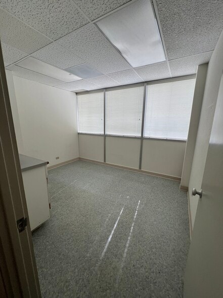 More Photos Of 400 30th St, Oakland Medical For Lease