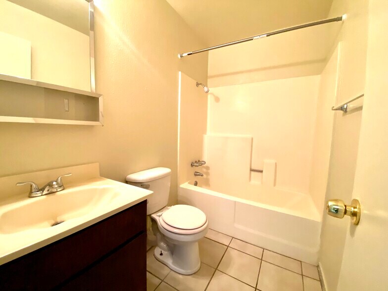 More Photos Of 1520 Henry Dr, Las Vegas Apartments For Sale