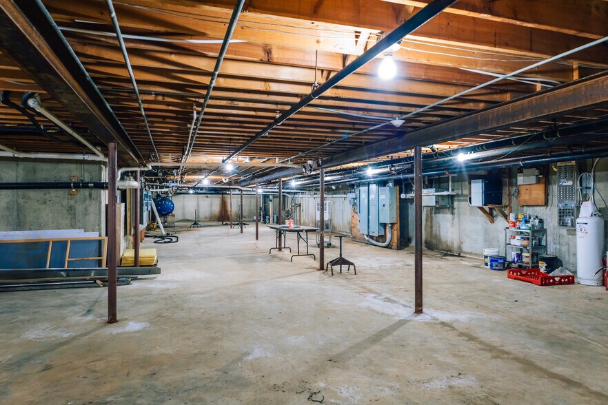 More Photos Of 347 Shattuck Way, Newington General Retail For Sale