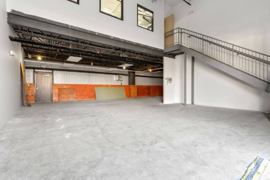 More Photos Of 30 Riverdale Ave, Newton Warehouse For Lease