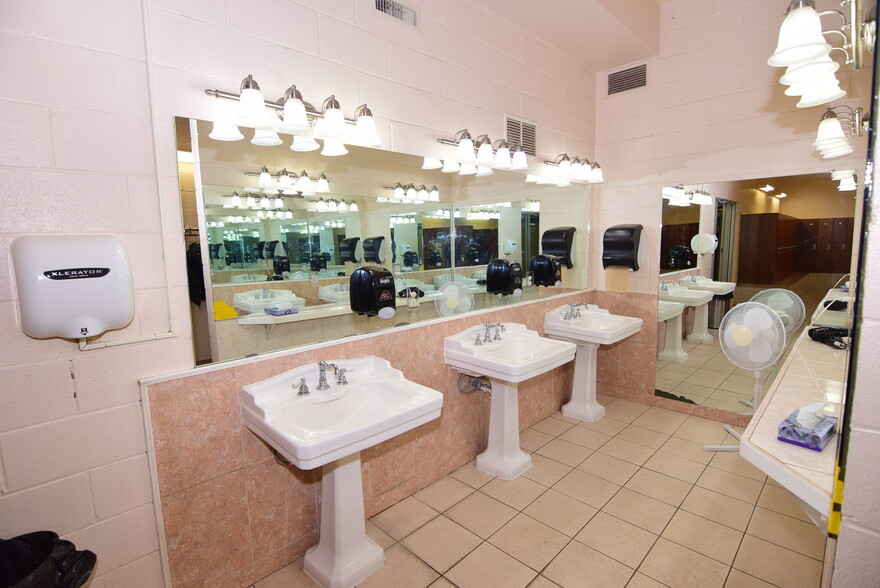 More Photos Of 1510-1520 Martin St, State College Sports And Entertainment For Lease