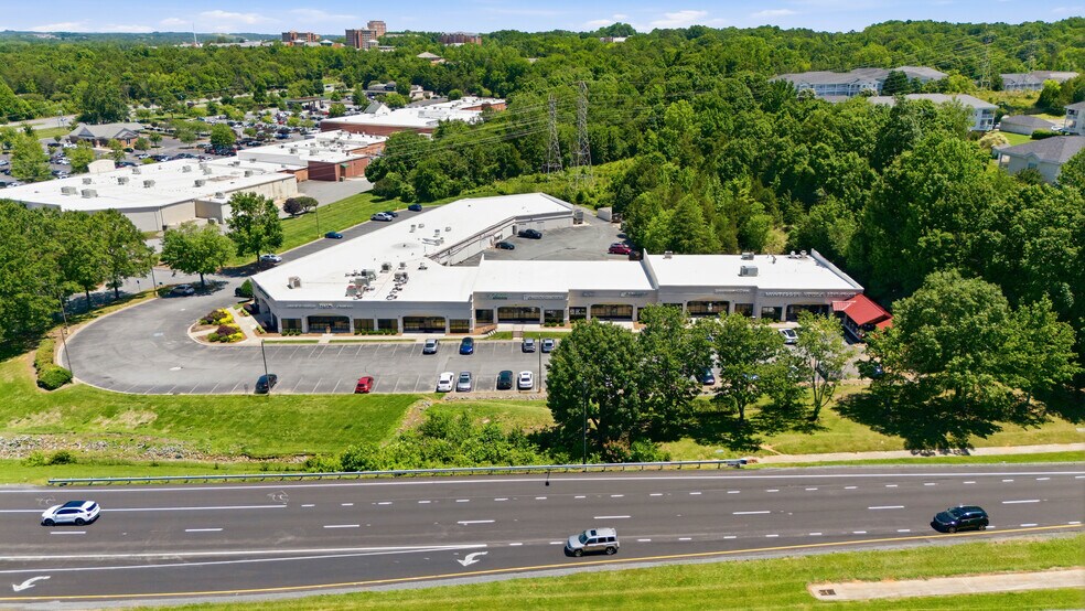 More Photos Of 1001 E Wt Harris Blvd, Charlotte Storefront For Lease