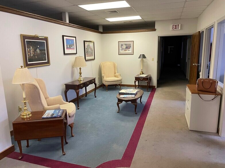 More Photos Of 17 Industrial Dr, Waterford Industrial For Sale