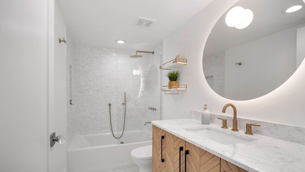 More Photos Of 1351 Seward St, Los Angeles Apartments For Sale