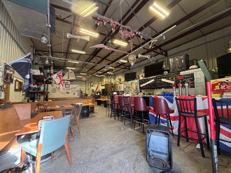 More Photos Of 11 Gifford St, Pittsfield Warehouse For Sale