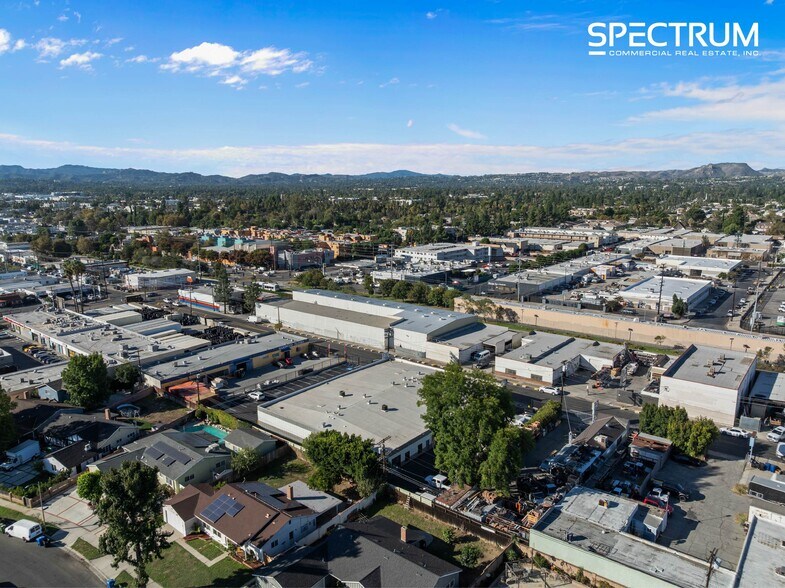 More Photos Of 7638 Deering Ave, Canoga Park Manufacturing For Sale