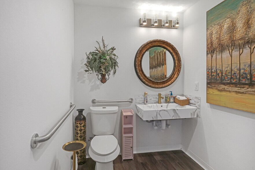 More Photos Of 612 N Third Street, Princeton Office For Sale