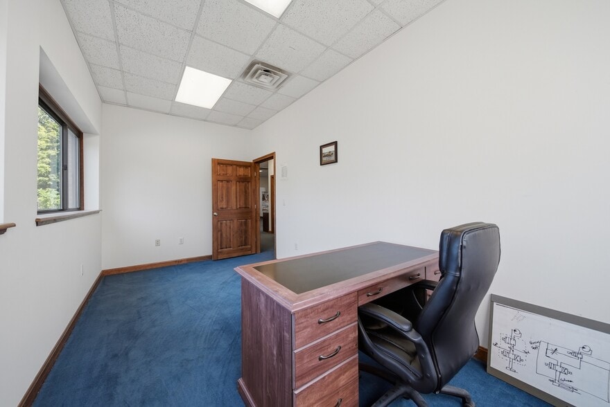 More Photos Of 141 Sanborn Rd, Tilton Flex For Sale