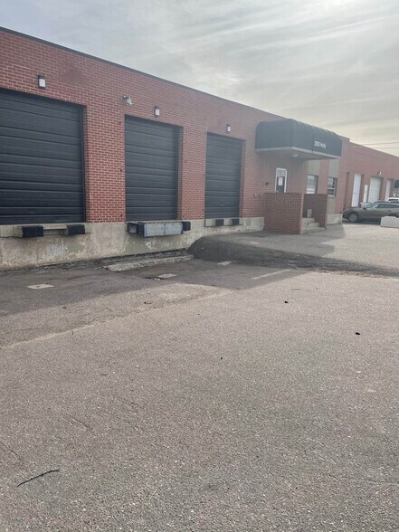 More Photos Of 3930-3940 Holly St, Denver Warehouse For Lease