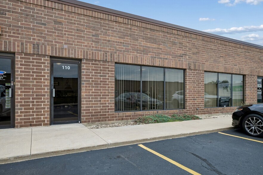 More Photos Of 1000 N Rand Rd, Wauconda Service For Sale