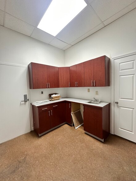 More Photos Of 5911 NW 173rd Dr, Hialeah Office For Lease