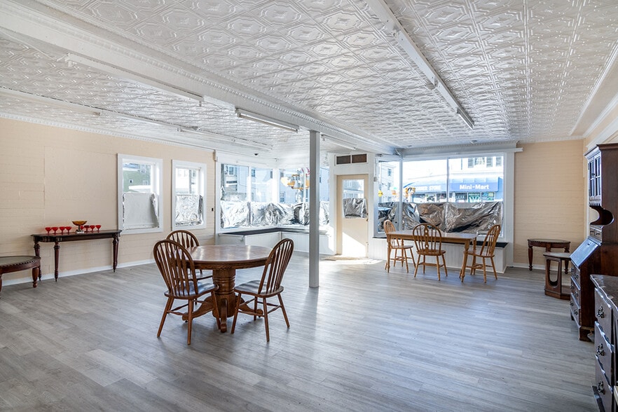 More Photos Of 367 Child St, Warren Freestanding For Sale