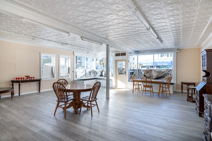 More Photos Of 388 Child St, Warren Freestanding For Sale