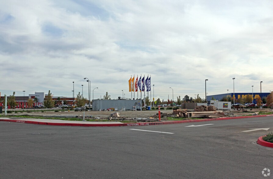 Primary Photo Of Riverpoint Cir @ Reed Avenue, West Sacramento Unknown For Lease