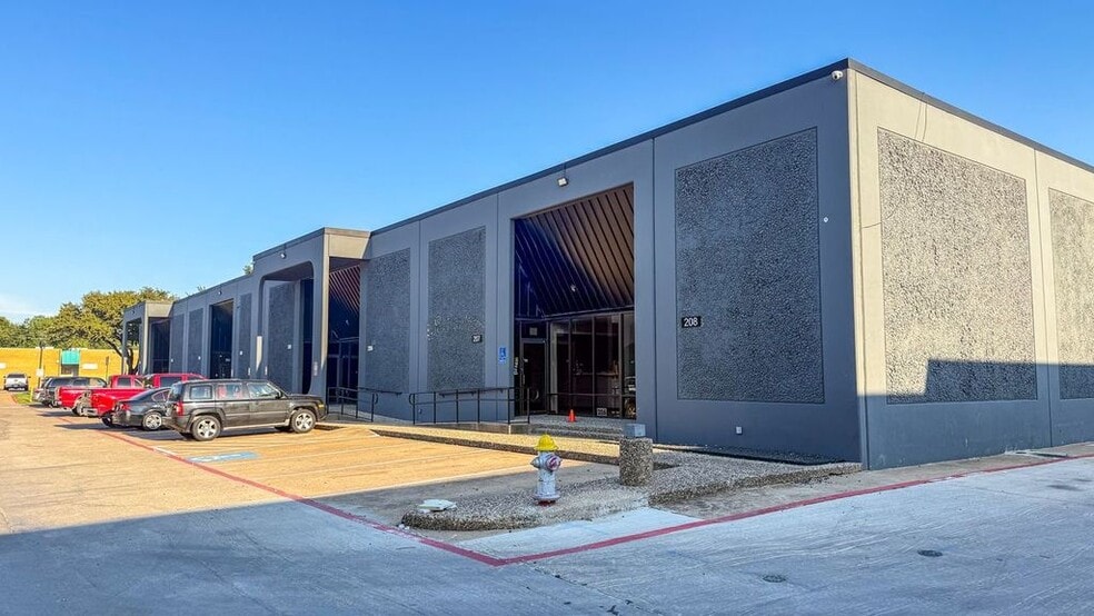 More Photos Of 10031 Monroe Dr, Dallas Unknown For Lease