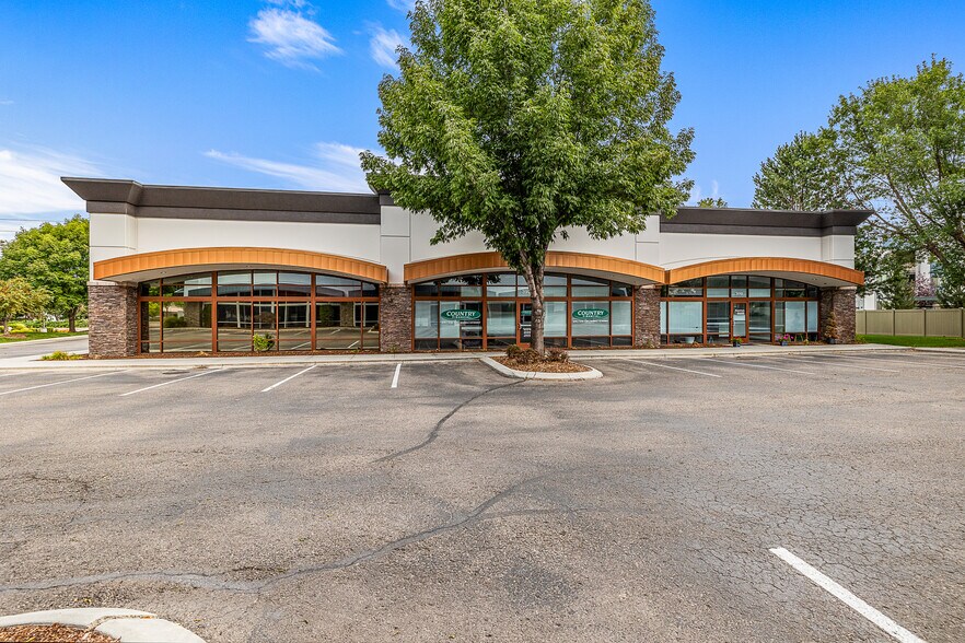 More Photos Of 3919-3999 E Overland Rd, Meridian Storefront For Lease