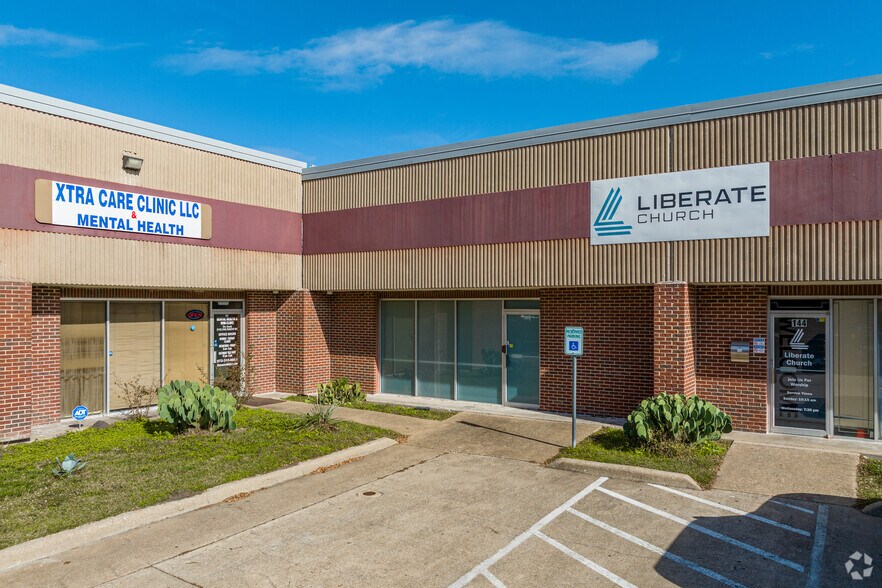 More Photos Of 10503 Forest Ln, Dallas Light Distribution For Sale