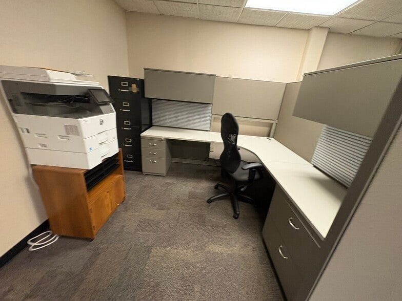 More Photos Of 3550 N Washington Blvd, Indianapolis Medical For Lease