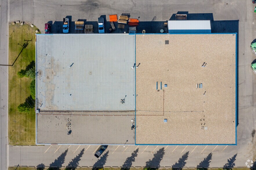 More Photos Of 5608 Burbank Cres SE, Calgary Warehouse For Lease