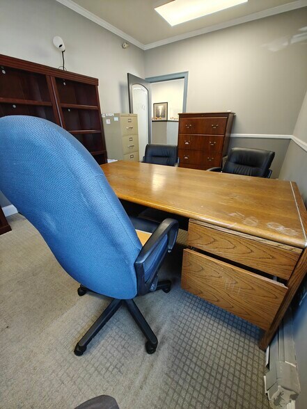 More Photos Of 64 Hilton Ave, Hempstead Office For Sale