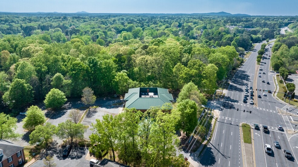 More Photos Of 525 E Crossville Rd, Roswell Office For Sale