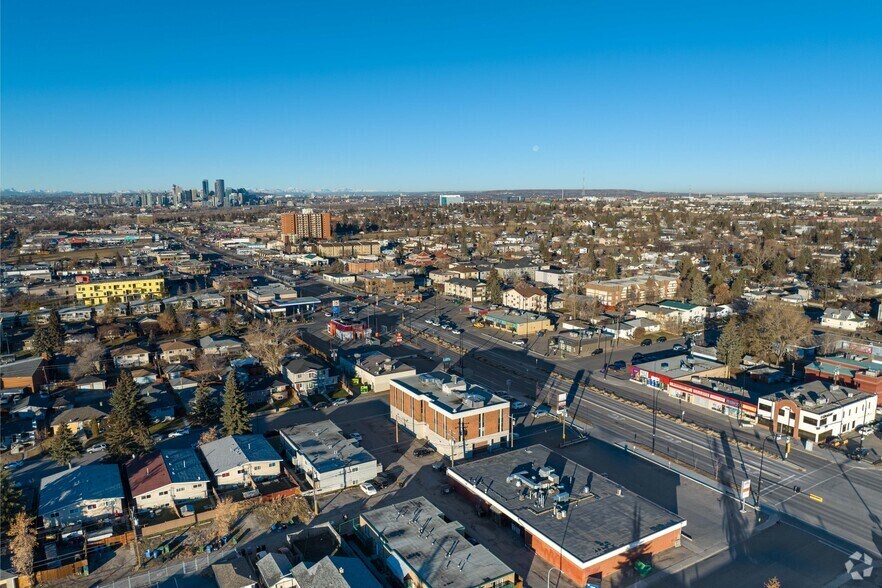 More Photos Of 4015 17th Ave SE, Calgary Medical For Lease