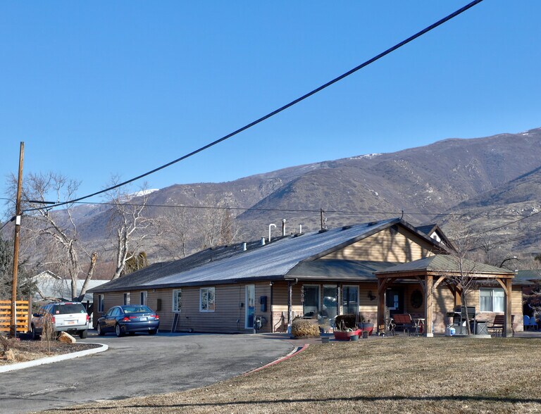 More Photos Of 41 E Center St, Centerville Assisted Living For Sale