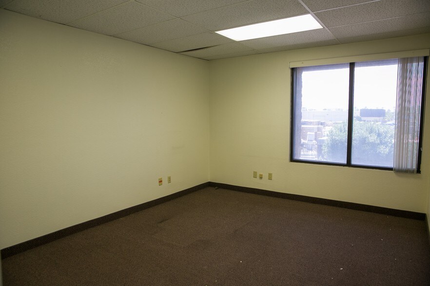 More Photos Of 165 E Southern Ave, Mesa Loft Creative Space For Lease