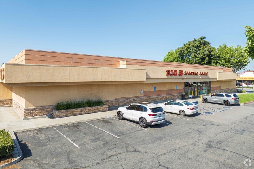 More Photos Of 16755-16873 Valley Blvd, Fontana Unknown For Lease