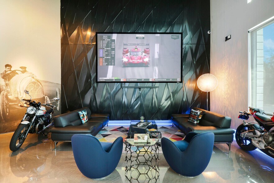 More Photos Of 7210 Haverhill Business Pky, Riviera Beach Warehouse For Sale