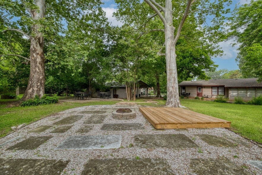 More Photos Of 13803 Ann Pl, Austin Office For Sale