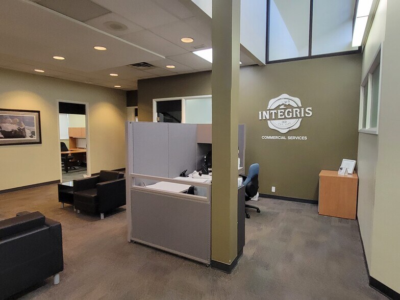 More Photos Of 1532 6th Av, Prince George Office For Lease
