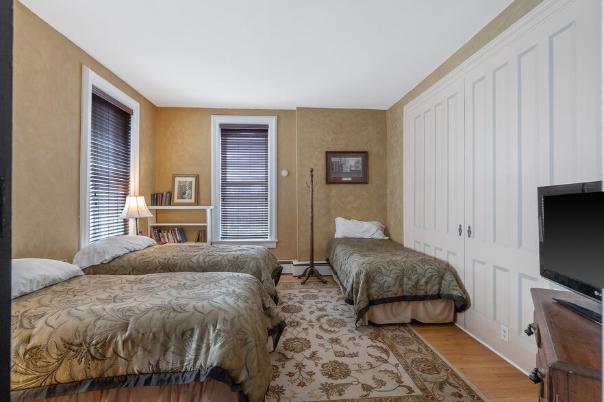 More Photos Of 1880 House Bed & Breakfast, Pulaski Hotel For Sale