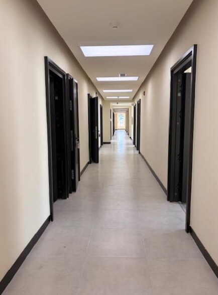 More Photos Of 301-317 W Main St, Alhambra Serviced Offices For Lease