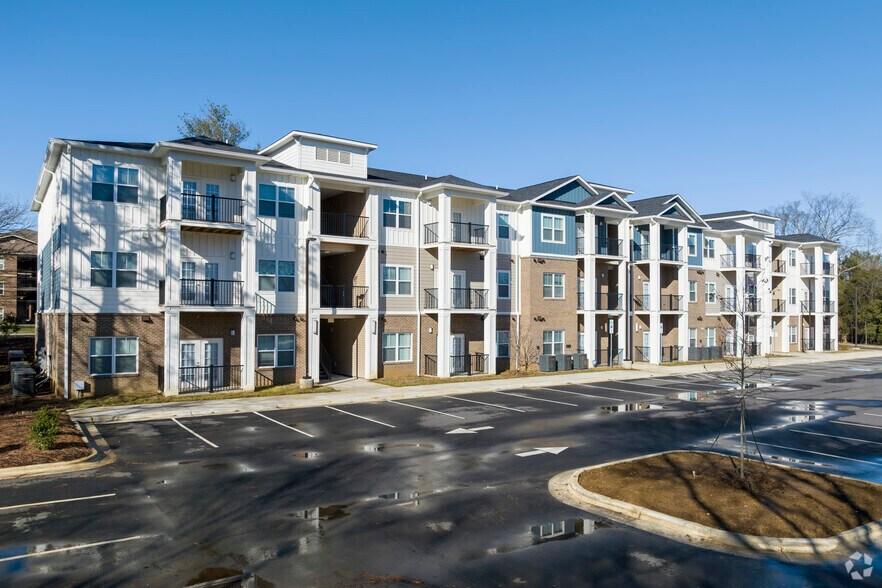 More Photos Of 10615 Steele Creek Rd, Charlotte Apartments For Sale