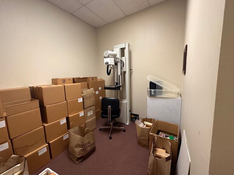 More Photos Of 811 N Macomb St, Monroe Office For Sale