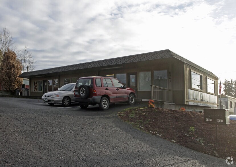 More Photos Of 8859-8863 SW Commercial St, Tigard Office For Sale