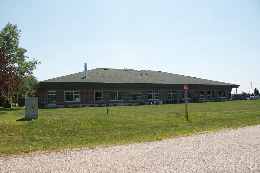 More Photos Of 144 E Summit Ave, Wales Medical For Sale