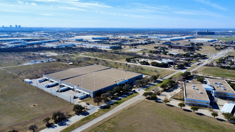 More Photos Of 2900 Meacham Blvd, Fort Worth Distribution For Lease