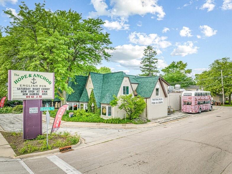 Primary Photo Of 5040 N 2nd St, Loves Park Restaurant For Sale