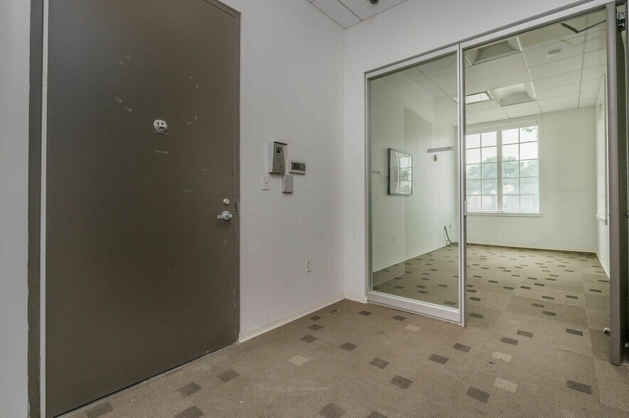 More Photos Of 8101 SW 34th, Amarillo Office For Lease