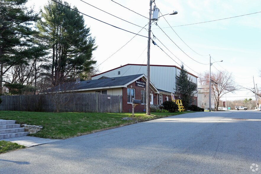 More Photos Of 4 Abbott Pl, Millbury Office For Lease