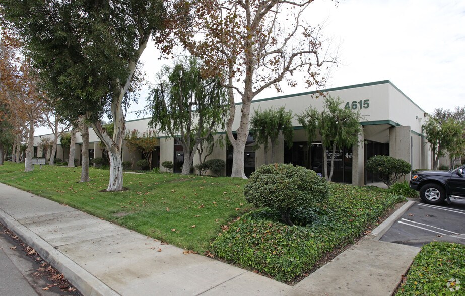 More Photos Of 4615 Industrial St, Simi Valley Warehouse For Lease