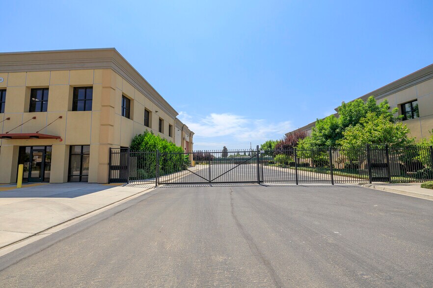 More Photos Of 3260 Liberty Square Pky, Turlock Warehouse For Sale