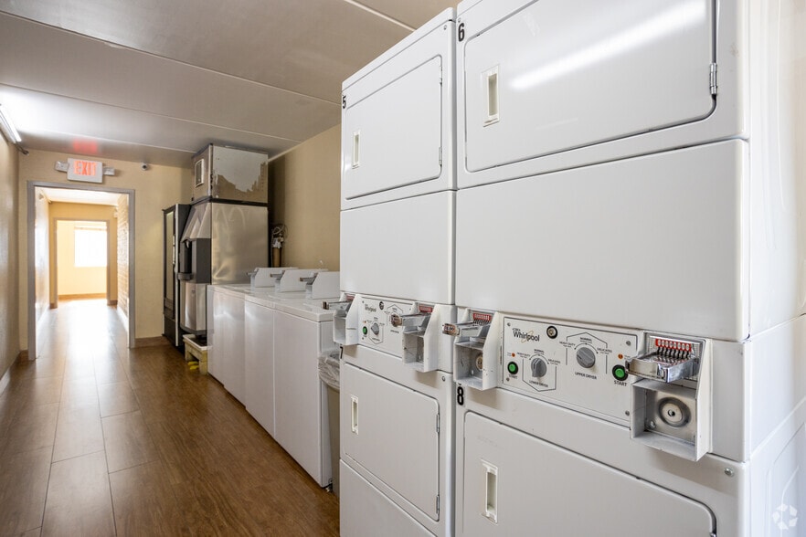 More Photos Of 9902 Gulf Freeway, Houston Hotel For Sale