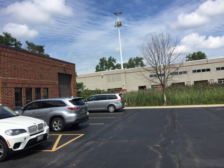 More Photos Of 1050 Ensell Rd, Lake Zurich Industrial For Sale