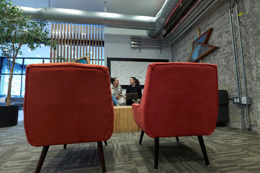 More Photos Of 1528 Webster St, Oakland Office For Lease